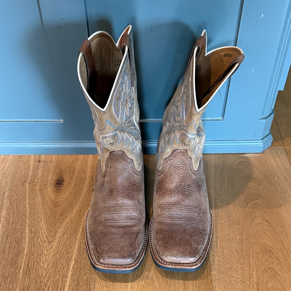 Ariat Brown Leather Western Square-Toe Boots with Light Embroidery